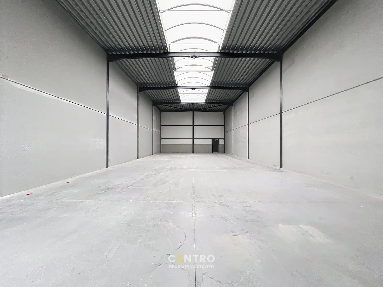 NB-magazijn van ± 275 m² incl. 3 parkeerplaatsen en moderne glaspartij in driehoek TIELT-DEINZE-WAREGEM ! foto 7