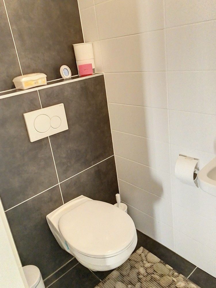 Fijn duplex appartement gelegen in het centrum van Mol-Wezel met mooie lichtrijke leefvertrekken foto 15