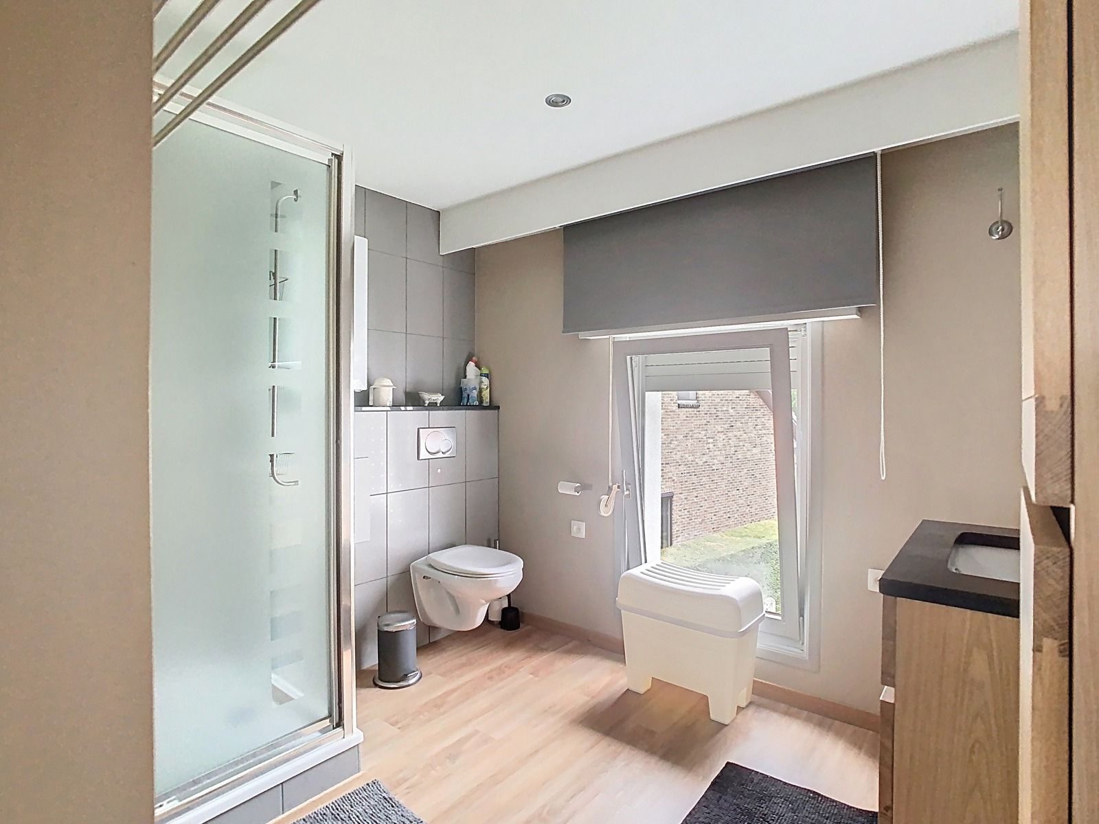 Instapklare alleenstaande woning met 3 SLPK, tuin én garage! foto 13