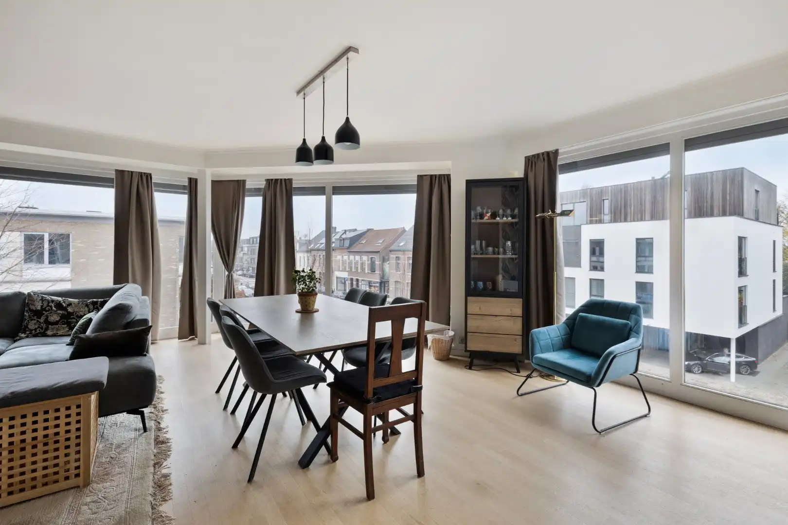 Lichtrijk dakappartement met 3 slaapkamers foto 4
