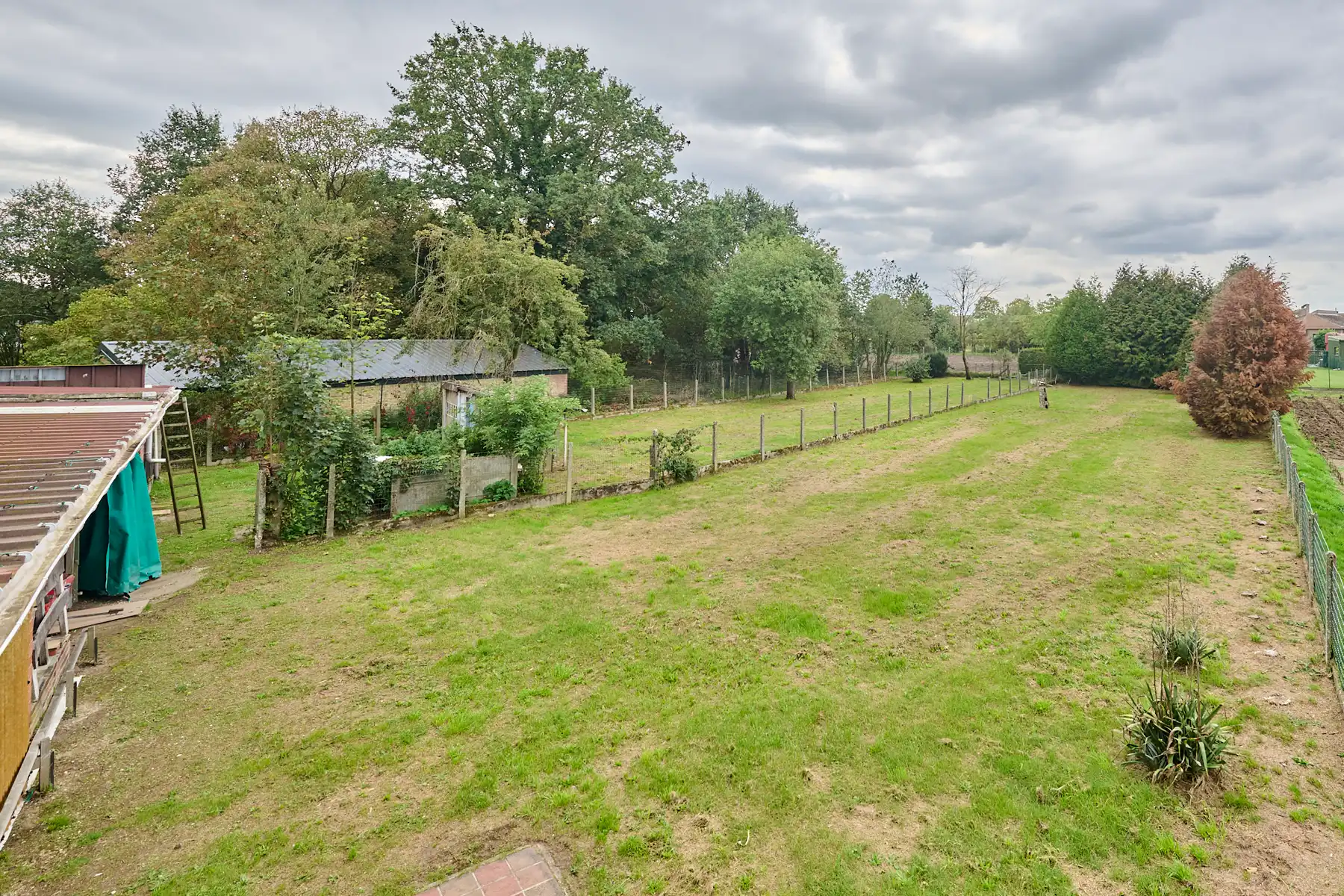Woning met potentieel op een ruim perceel van 23a foto 5
