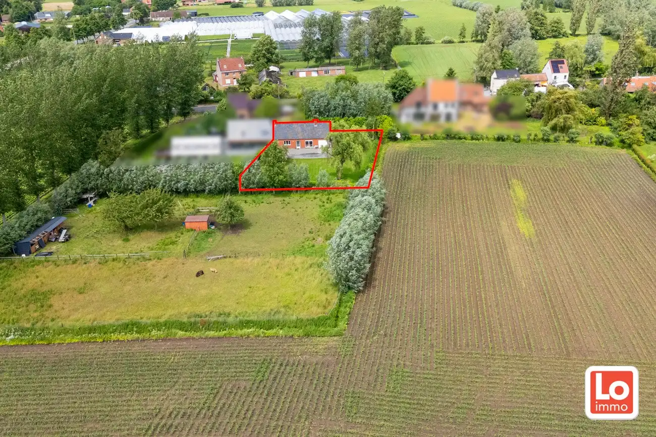 Landelijke te renoveren halfopen gelijkvloerse woning met inpandige garage en grote tuin met open zicht op een makkelijk bereikbare locatie in Zeveneken! foto 23