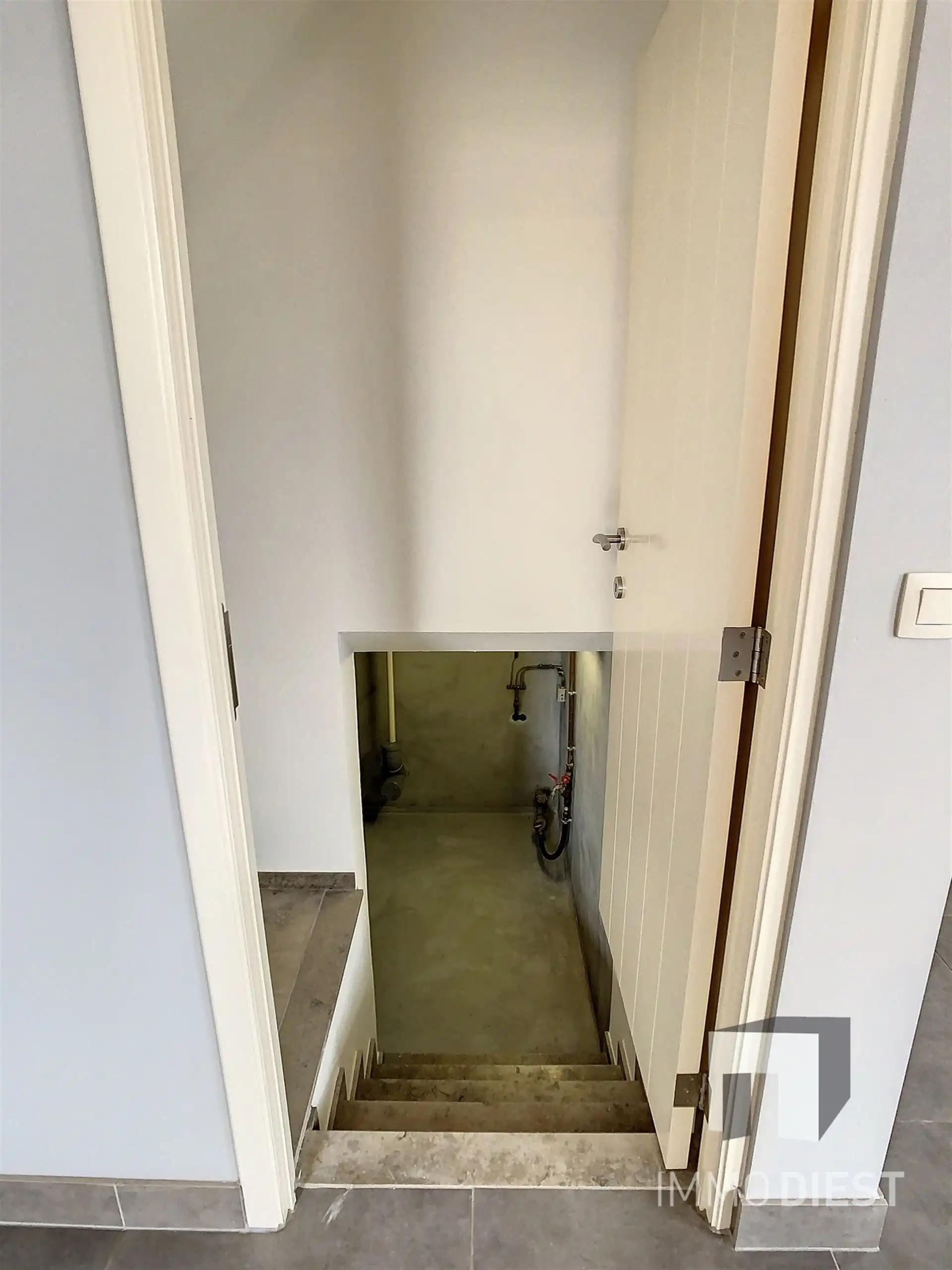 Woning met bouwland en achterliggend magazijn op 9a 04ca. foto 24