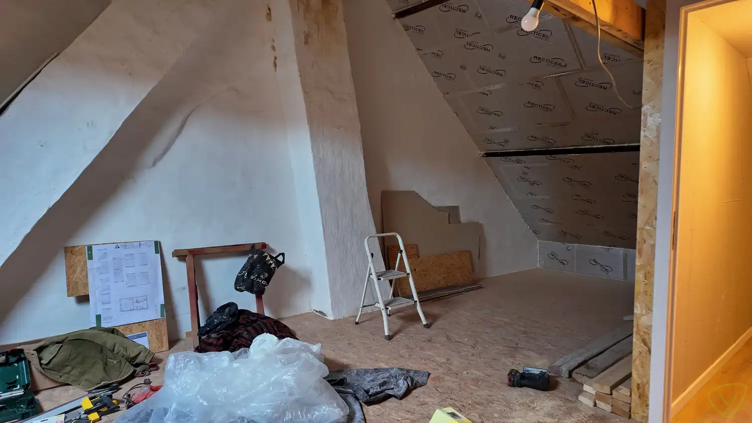 Gerenoveerde woning met centrale ligging te Eeklo! foto 12