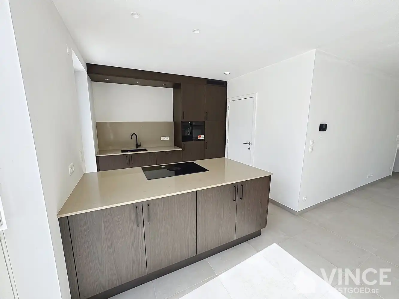 Prachtige ruime nieuwbouwwoning foto 3