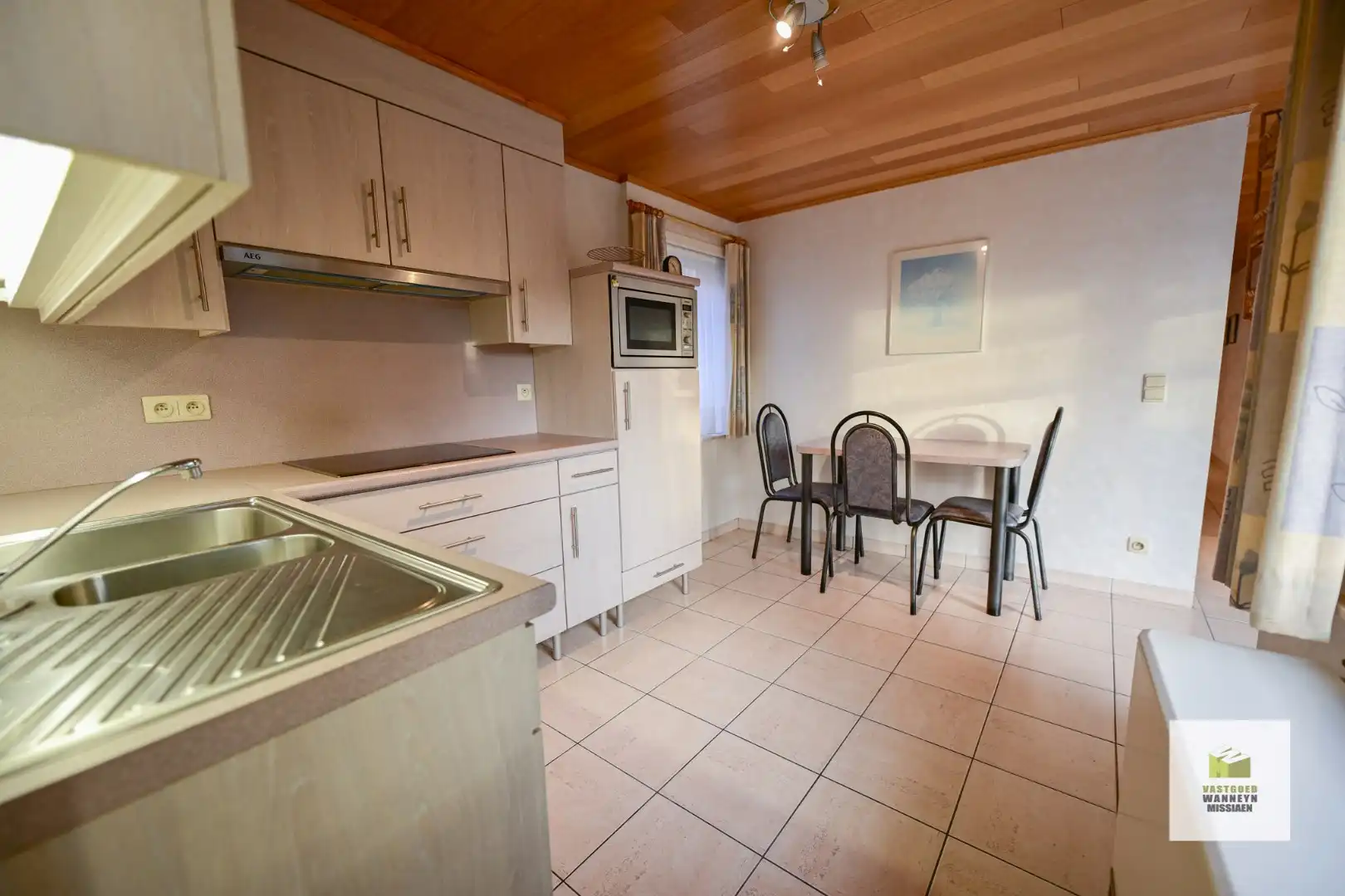 Knusse woning met 1 slaapkamer, gezellige tuin, garage en parking foto 10