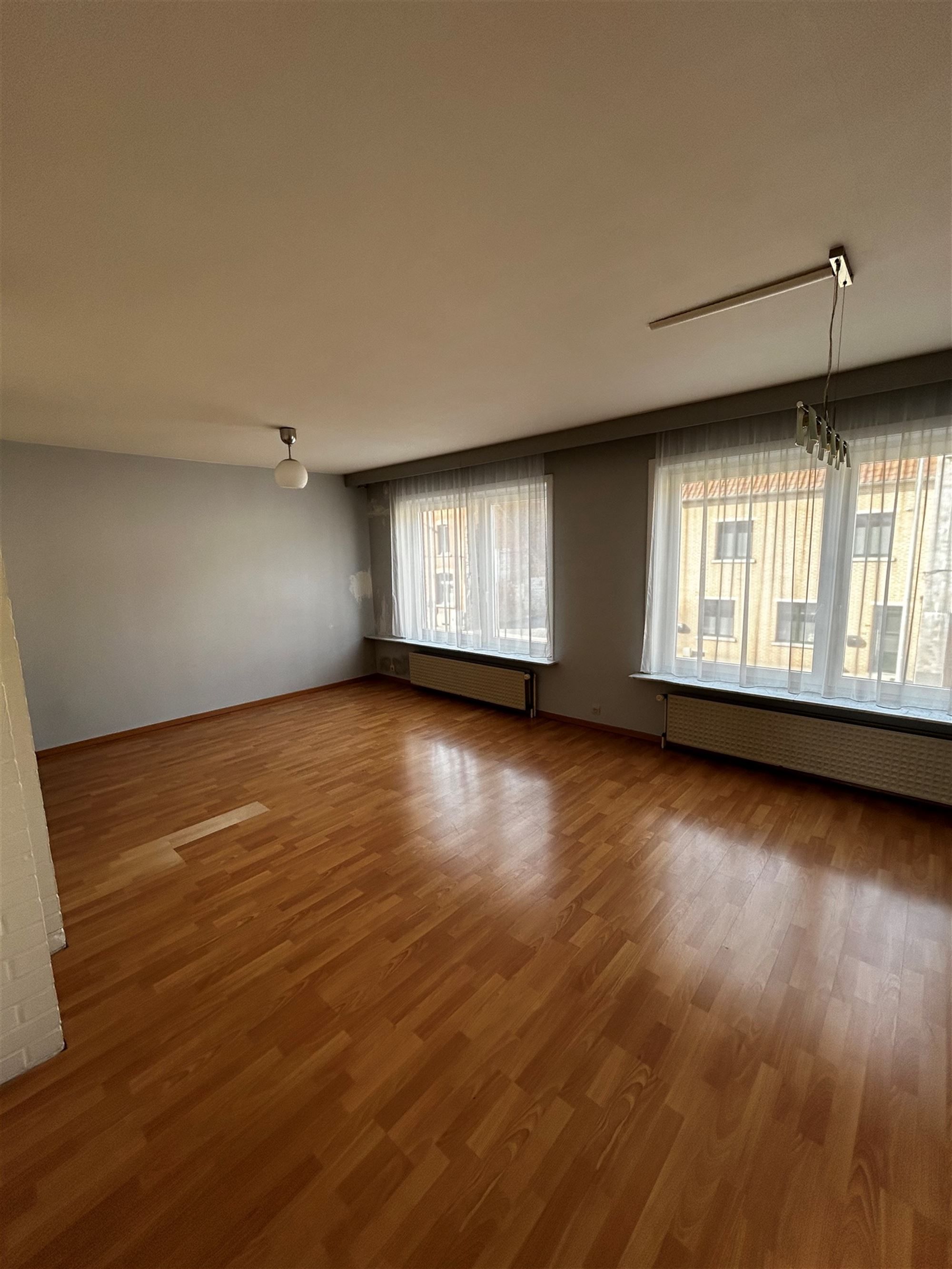 2 slaapkamer appartement met klein terras  foto 3