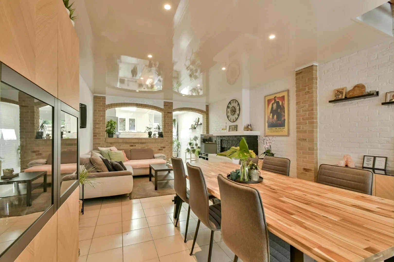 Gerenoveerde rijwoning met 3 slaapkamers en tuin te Roeselare foto 2