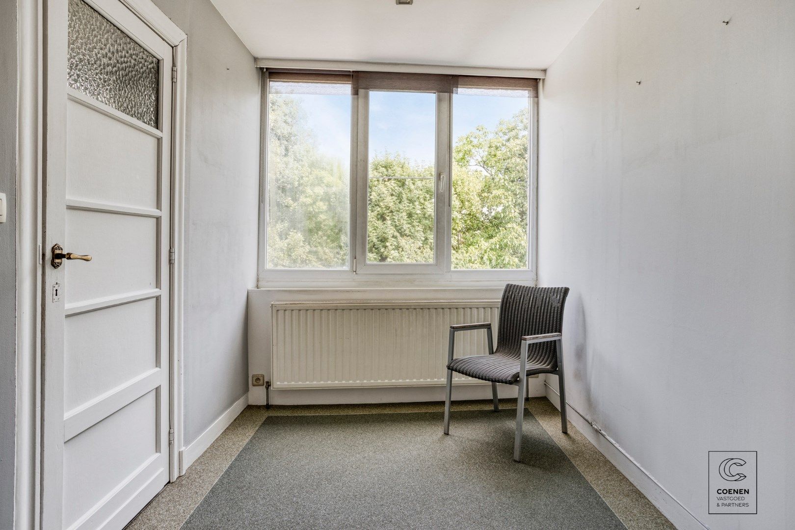 Instapklaar herenhuis van 241 m² met drie slaapkamers, gelegen in Mortsel! foto 24
