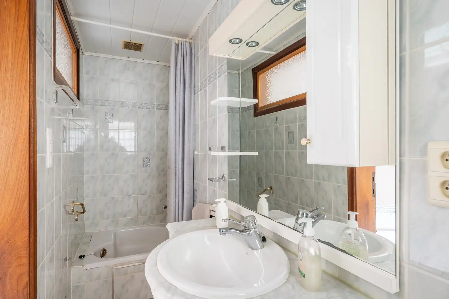 Halfopen bebouwing in doodlopende straat. foto 14