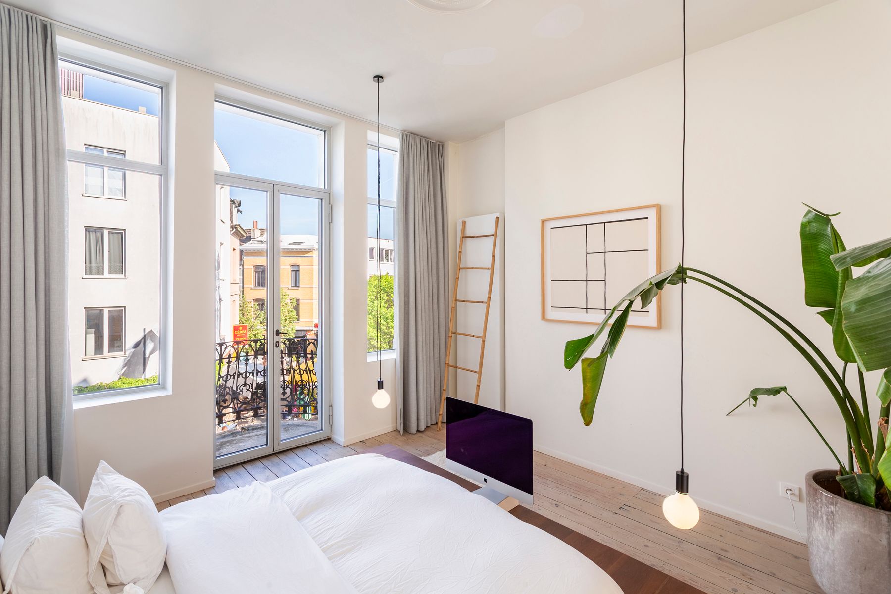 Hippe stadswoning aan de Troonplaats met buitenruimte foto 9