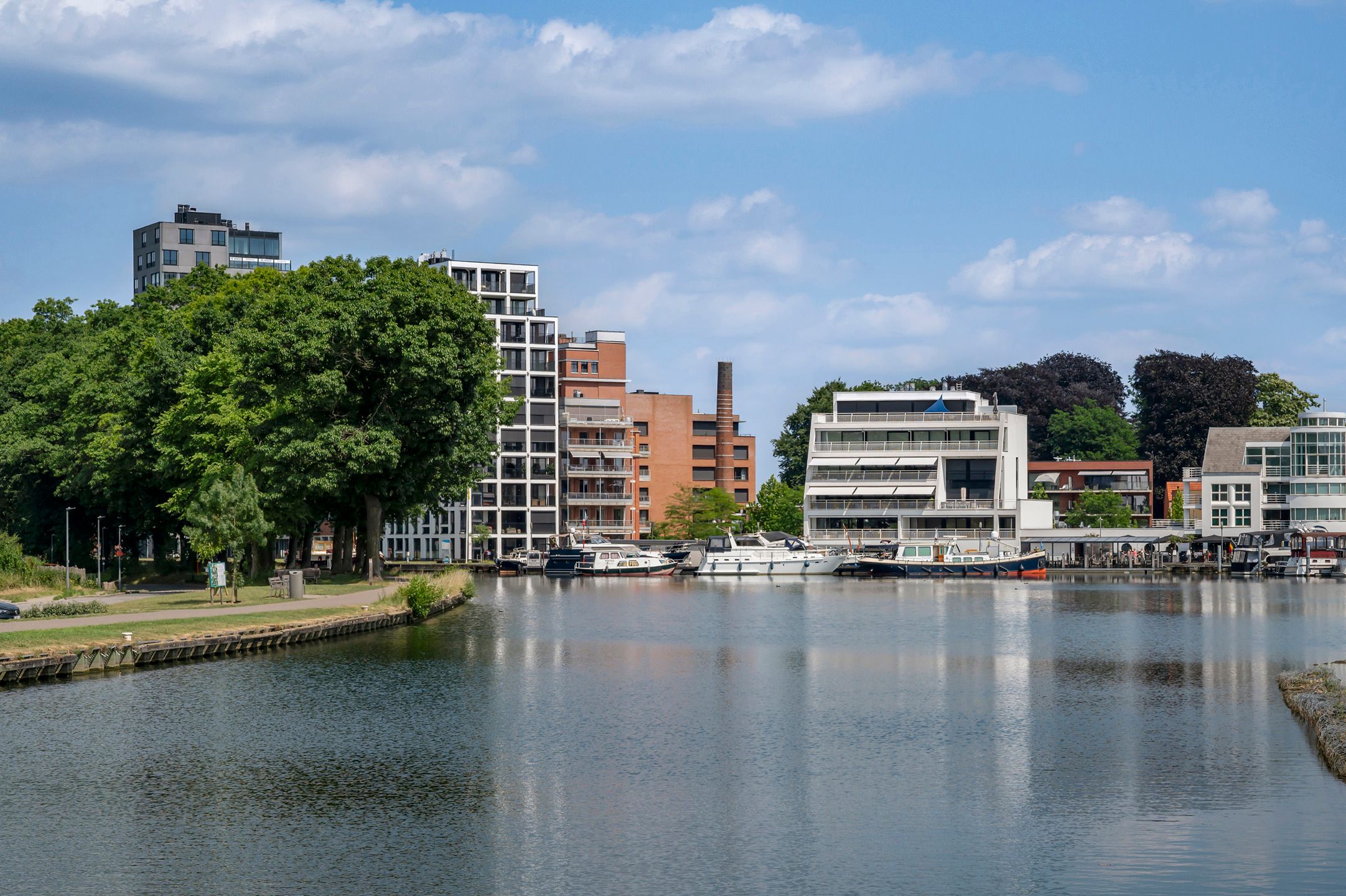 Karakteristiek loft appartement van 150m² aan de Jachthaven! foto {{pictureIndex}}