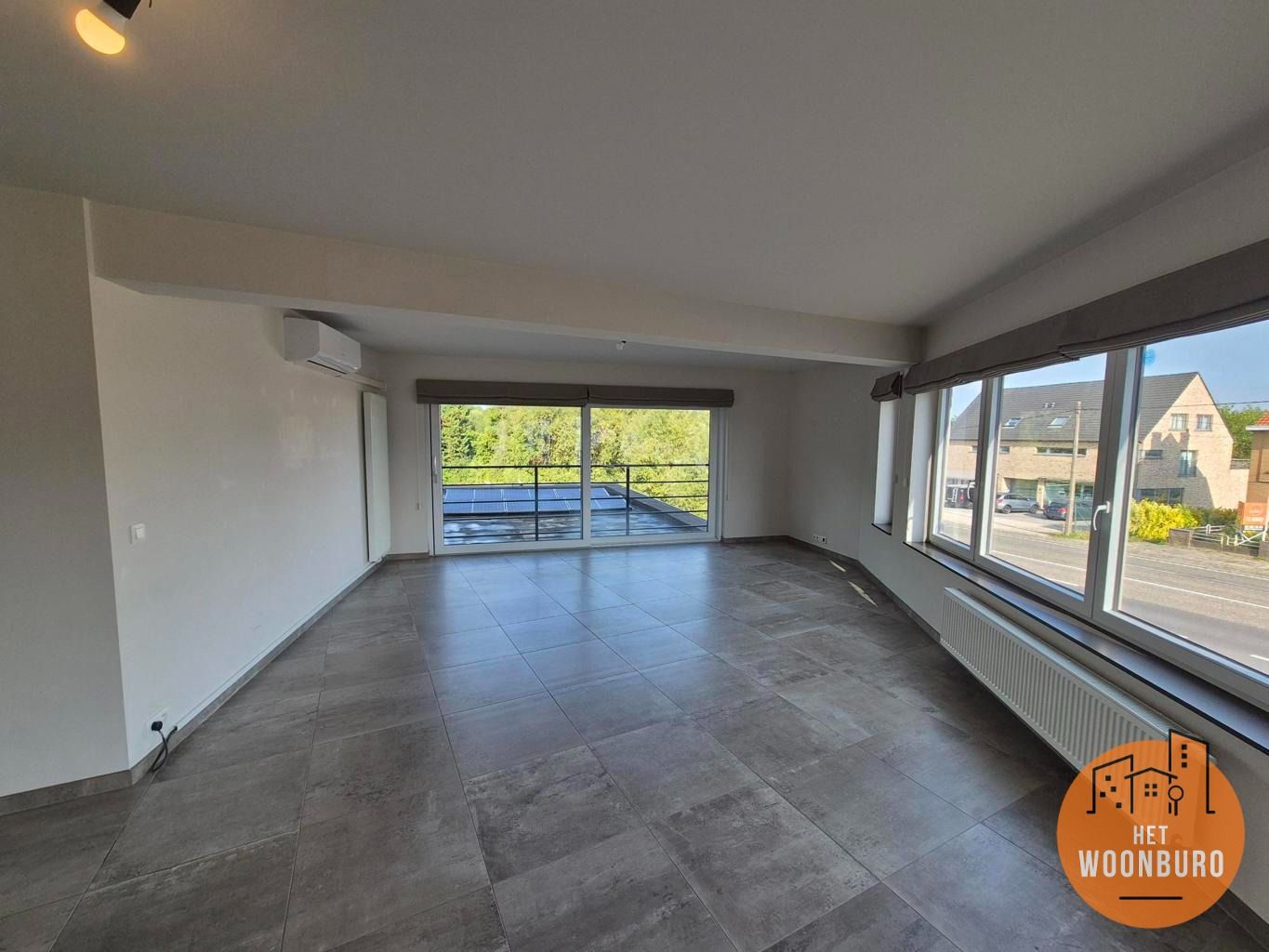 Ruim, lichtrijk appartement 1e verd. met 2 slaapkamers foto 8