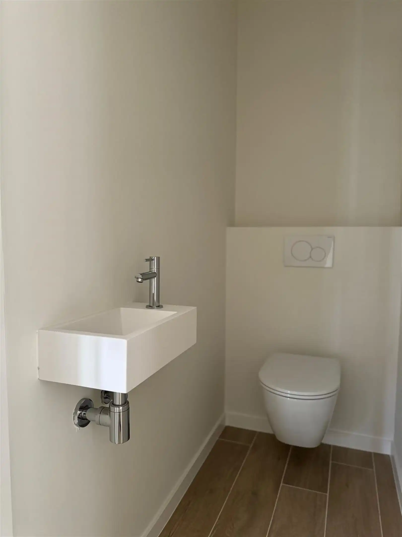 Appartement met twee slaapkamers, groot terras en autostaanplaats foto 14