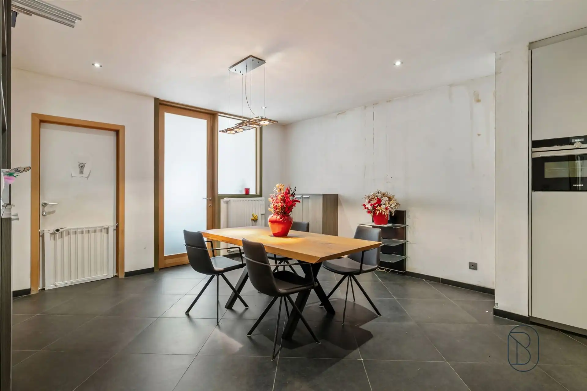 Ruime gezinswoning met 4 slpk, garage en zonnige tuin foto 11