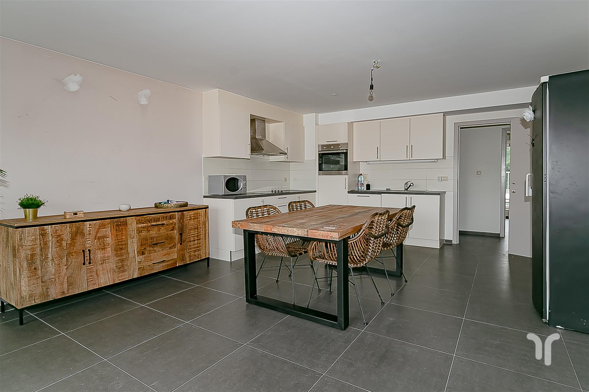 Lichtrijk appartement met 2 slaapkamers. foto 6