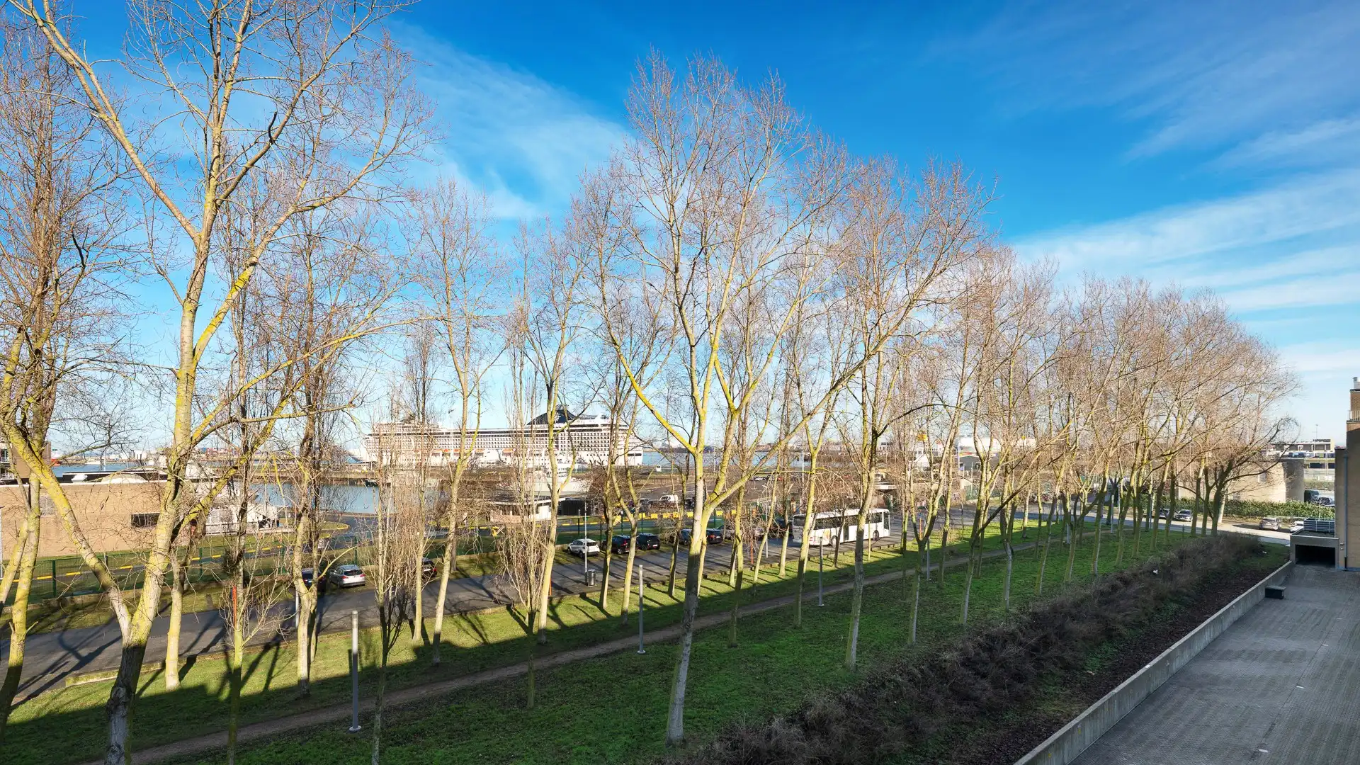 Modern en ruim appartement met zicht over de jachthaven foto 21