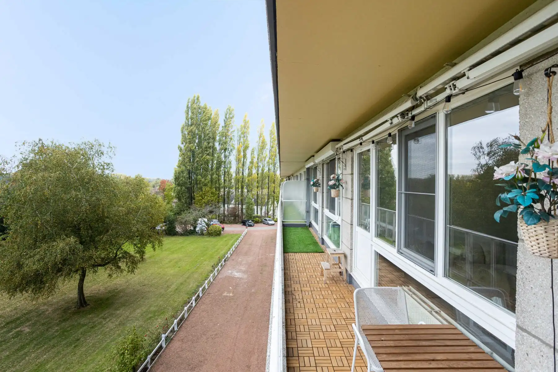 Instapklaar appartement met terras en prachtig uitzicht! foto 32