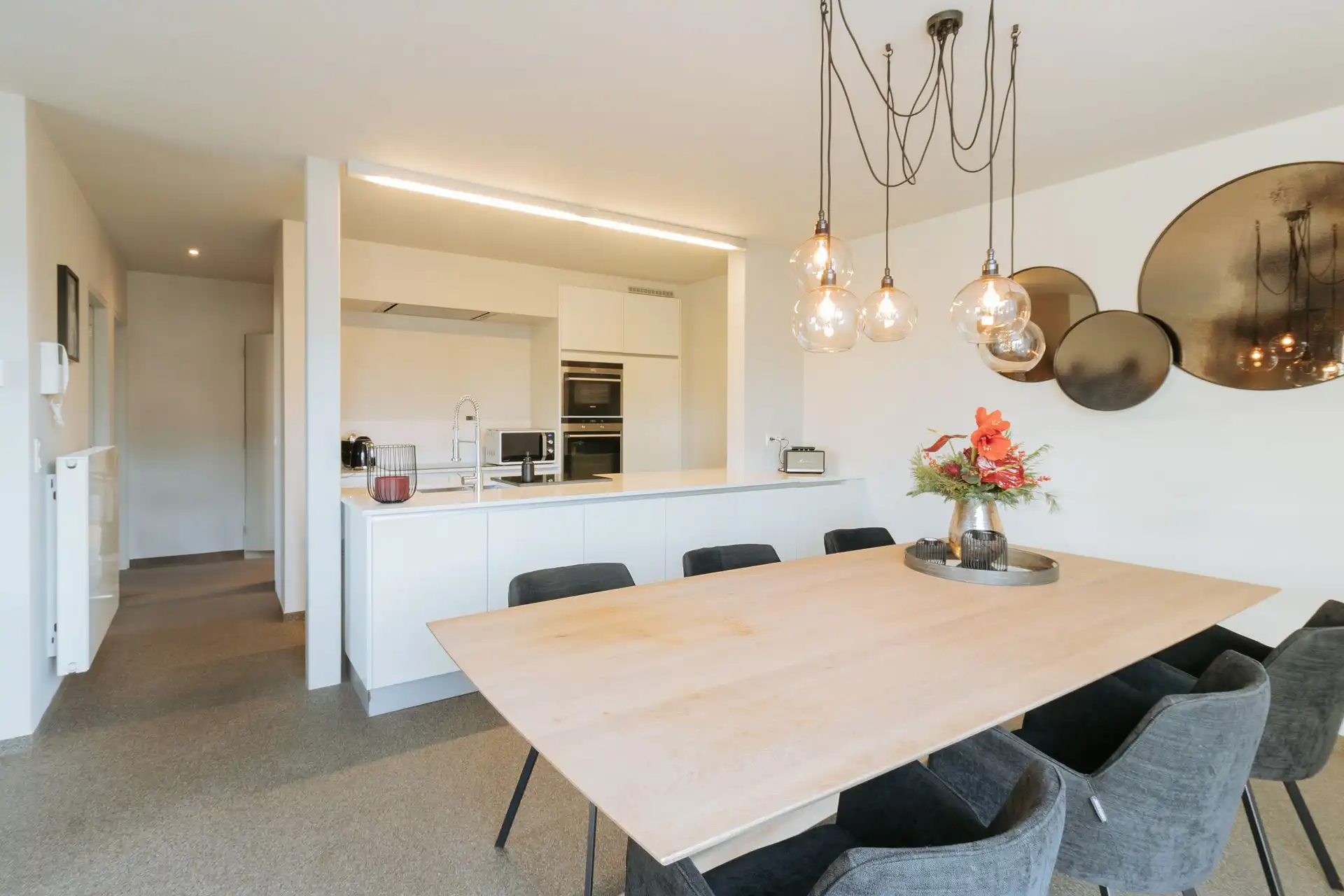 Instapklaar gelijkvloersappartement met tuin en garagebox foto 7