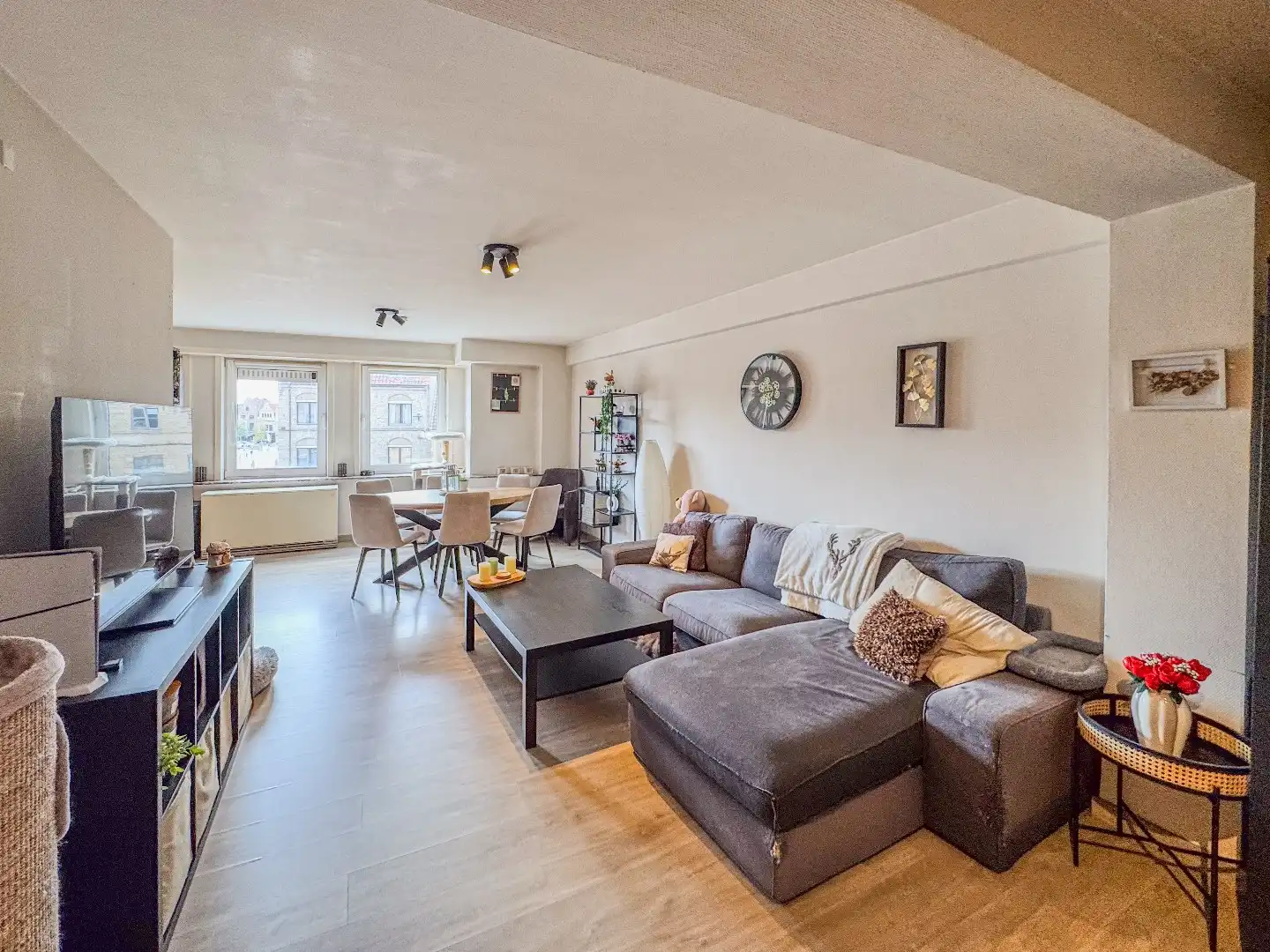 Zeer centraal gelegen appartement met 1 slaapkamer foto 2