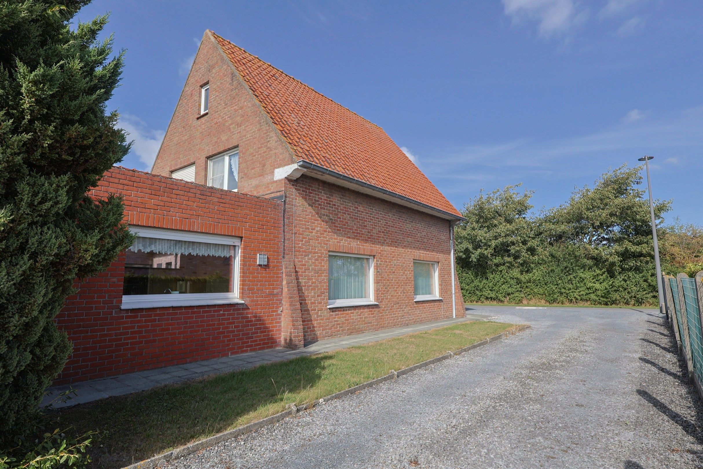 Exclusief pand te koop op toplocatie in Oostduinkerke –  Golf Ter Hille foto 5
