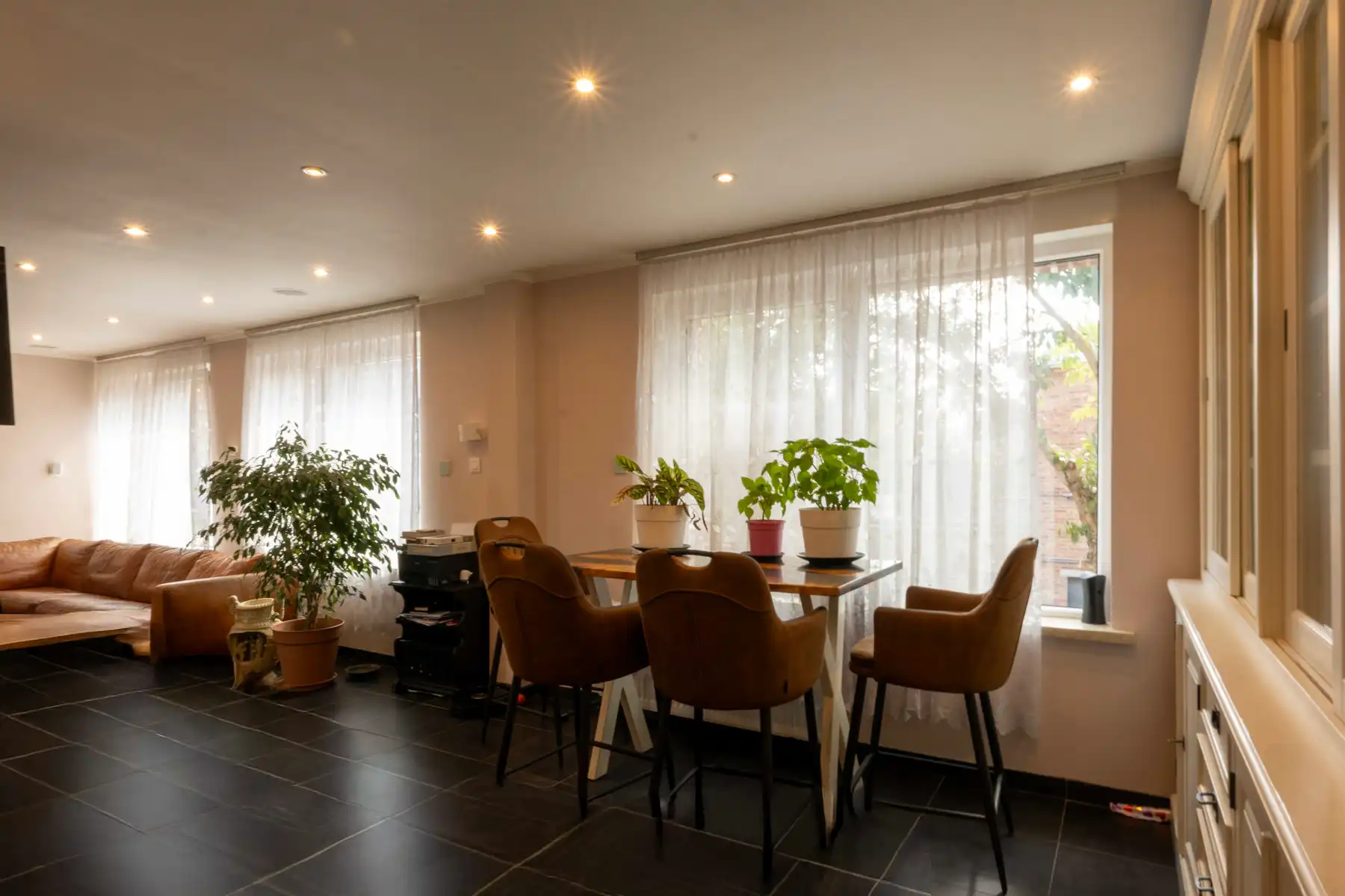 Gezinswoning met extra appartement te Bredene! foto 3