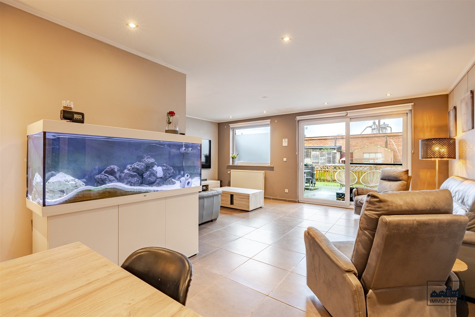 Ruime 4-Slaapkamer Woning in Ruisbroek foto 3