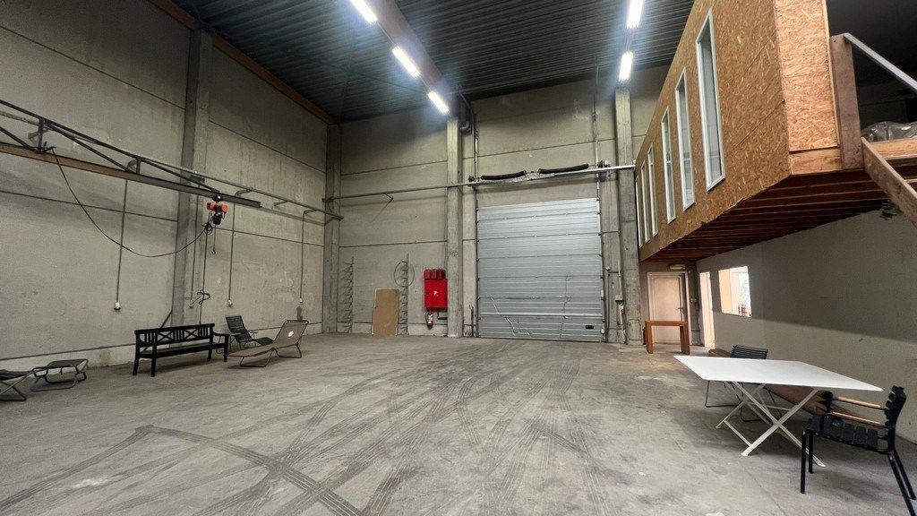 Magazijn met bureel te huur in Booiebos in Drongen foto 4