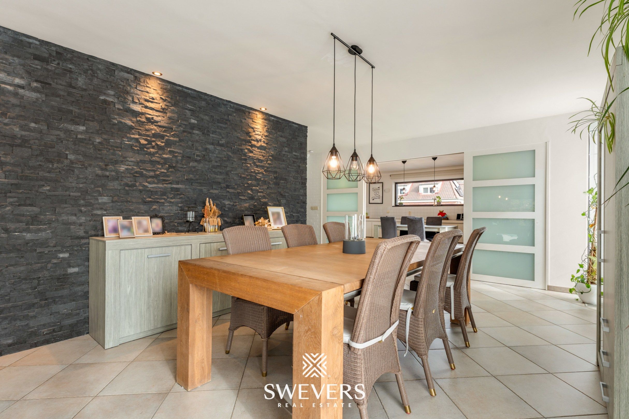 Knusse, hedendaagse gezinswoning met warme indeling en grote, zonnige tuin foto 10