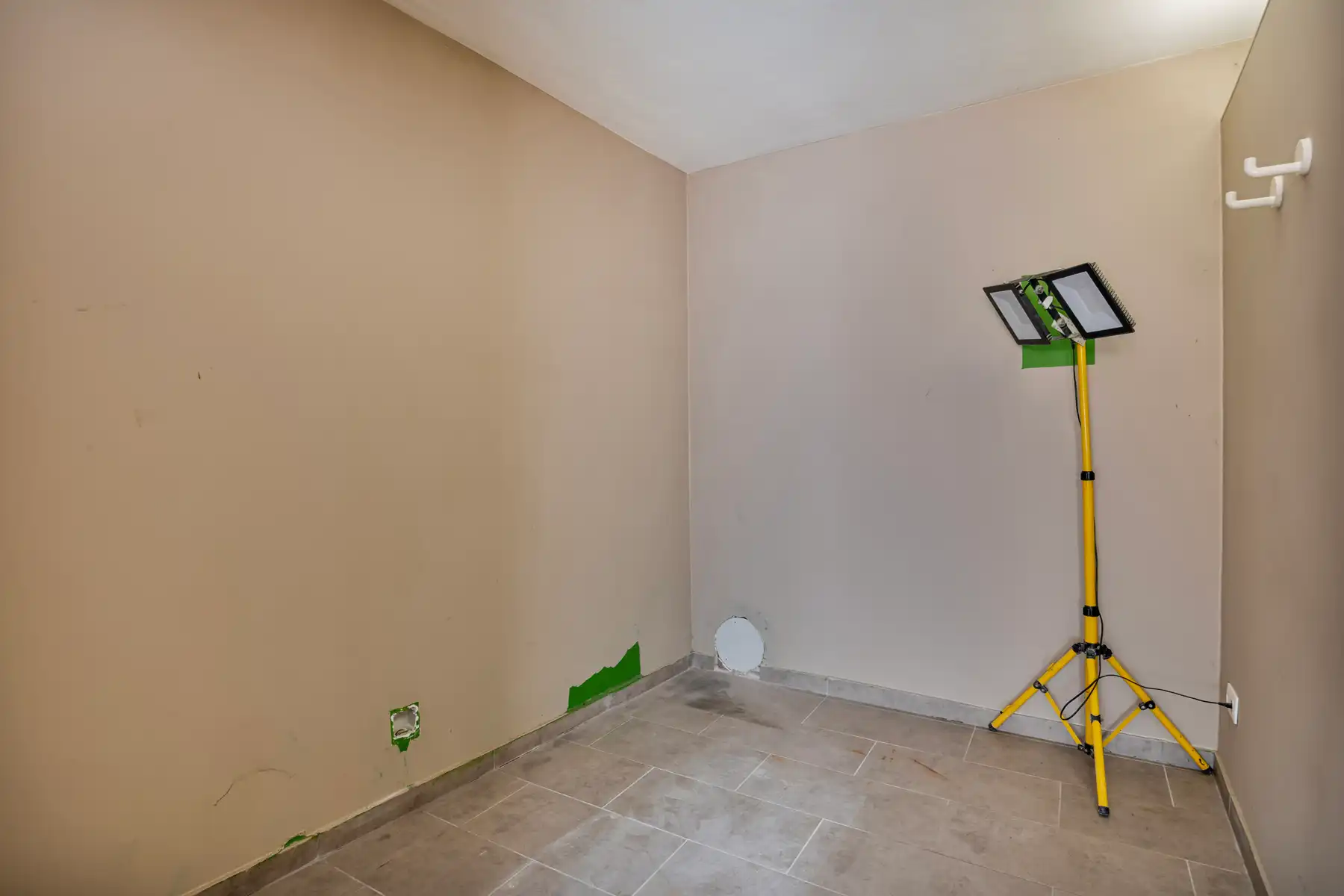 Unieke Kans! Stijlvol & Instapklaar Handelspand op Toplocatie in Koersel foto 14