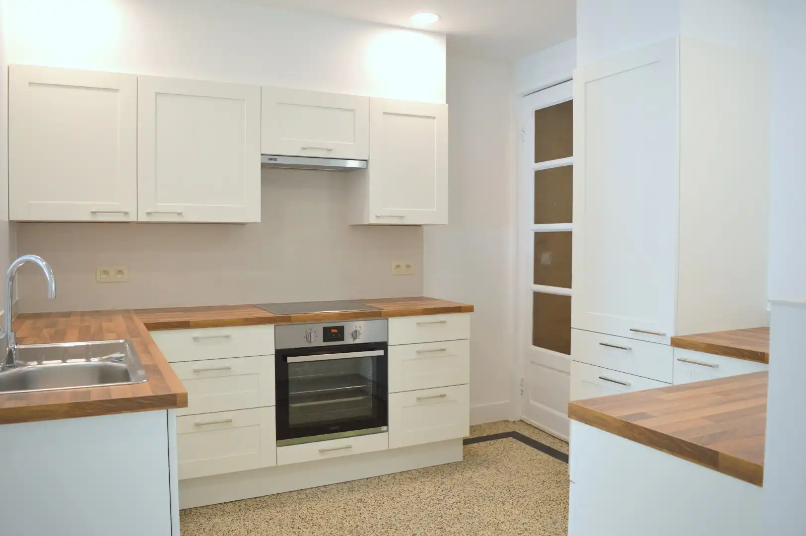 Gezellige woning met 2 slaapkamers en mooi stukje tuin te koop te Heule foto 5