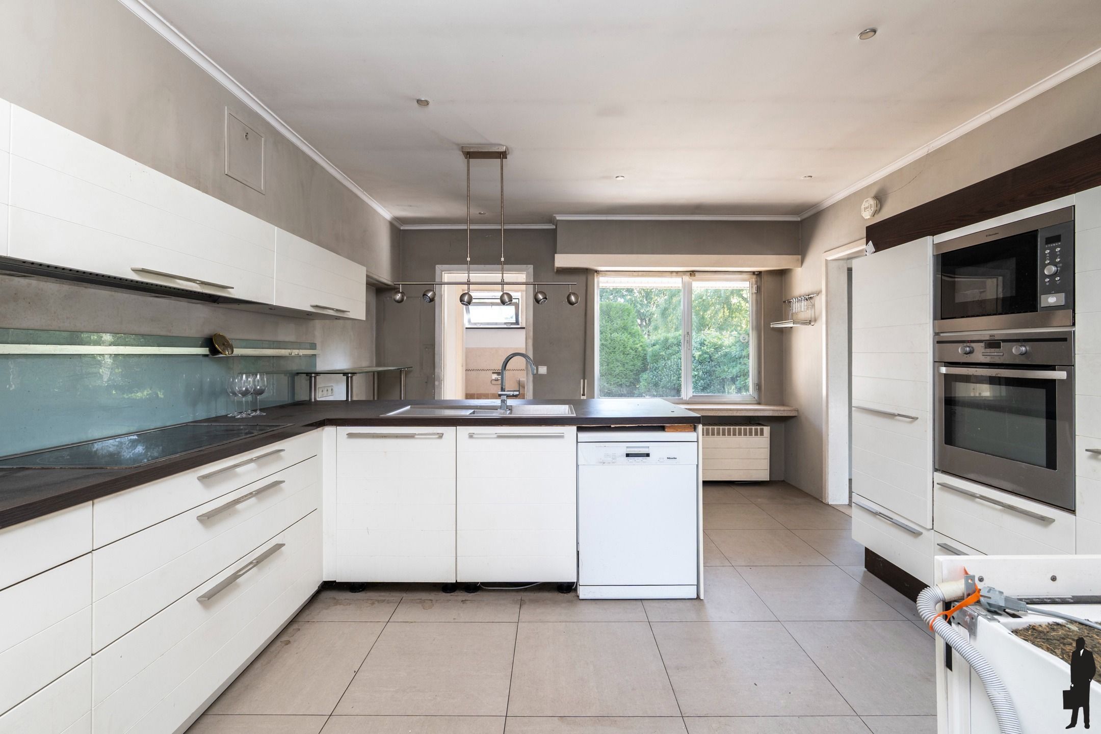 Te renoveren woning op perceel van 1360 m² in Oostmalle foto 8