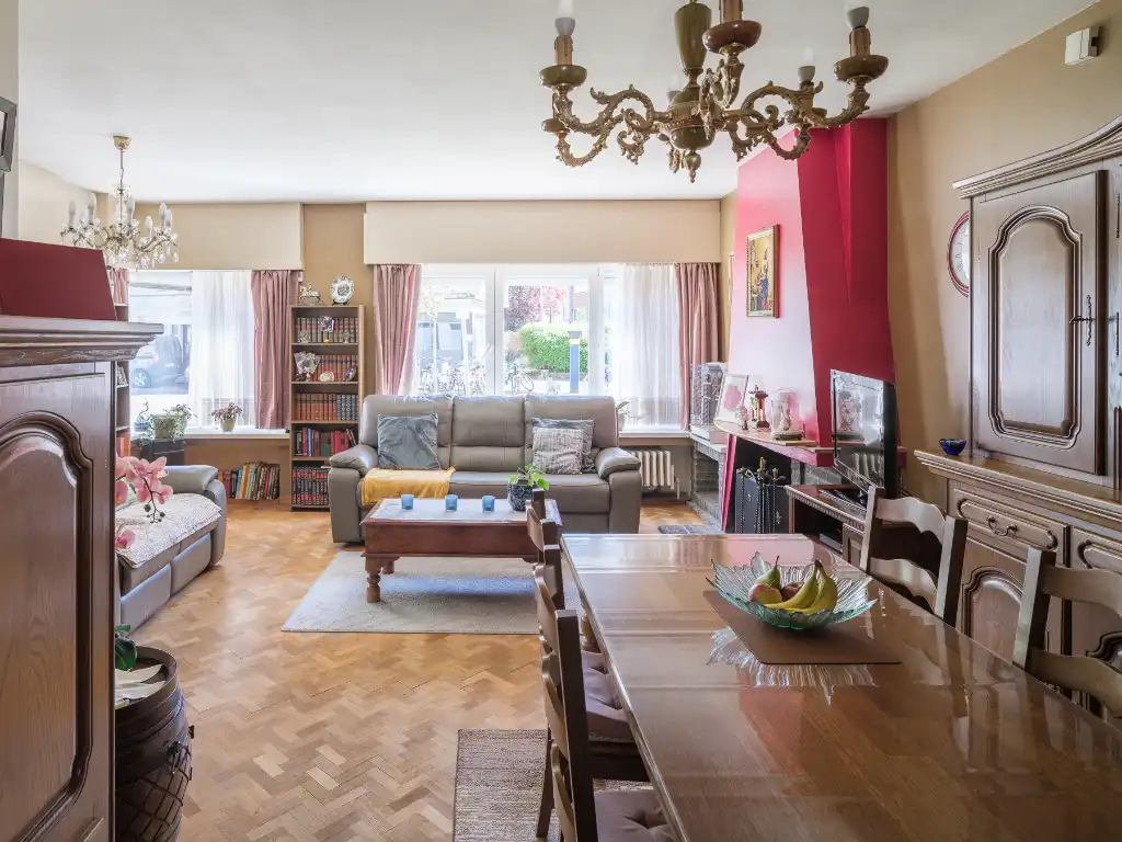 Stijlvol tweeslaapkamerappartement met mid-century karakter nabij Gent-Sint-Pieters foto 4