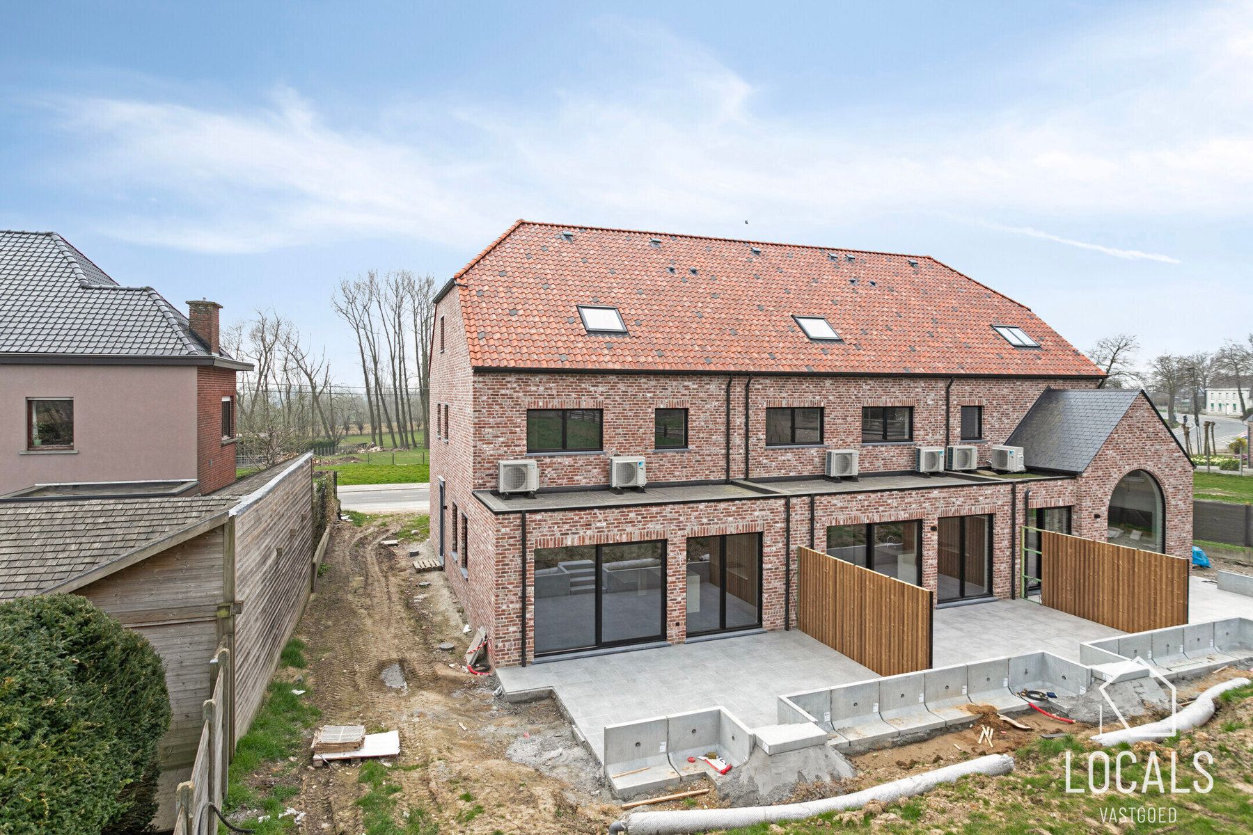 LAATSTE WONING - HOOGWAARDIG AFGEWERKT! foto 2