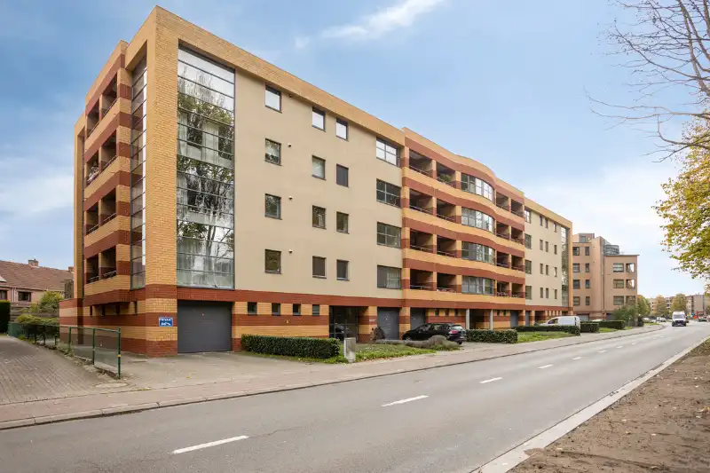 Ruim en lichtrijk 2-slaapkamerappartement met terras en garage op uitstekende locatie in Kessel-Lo foto 9