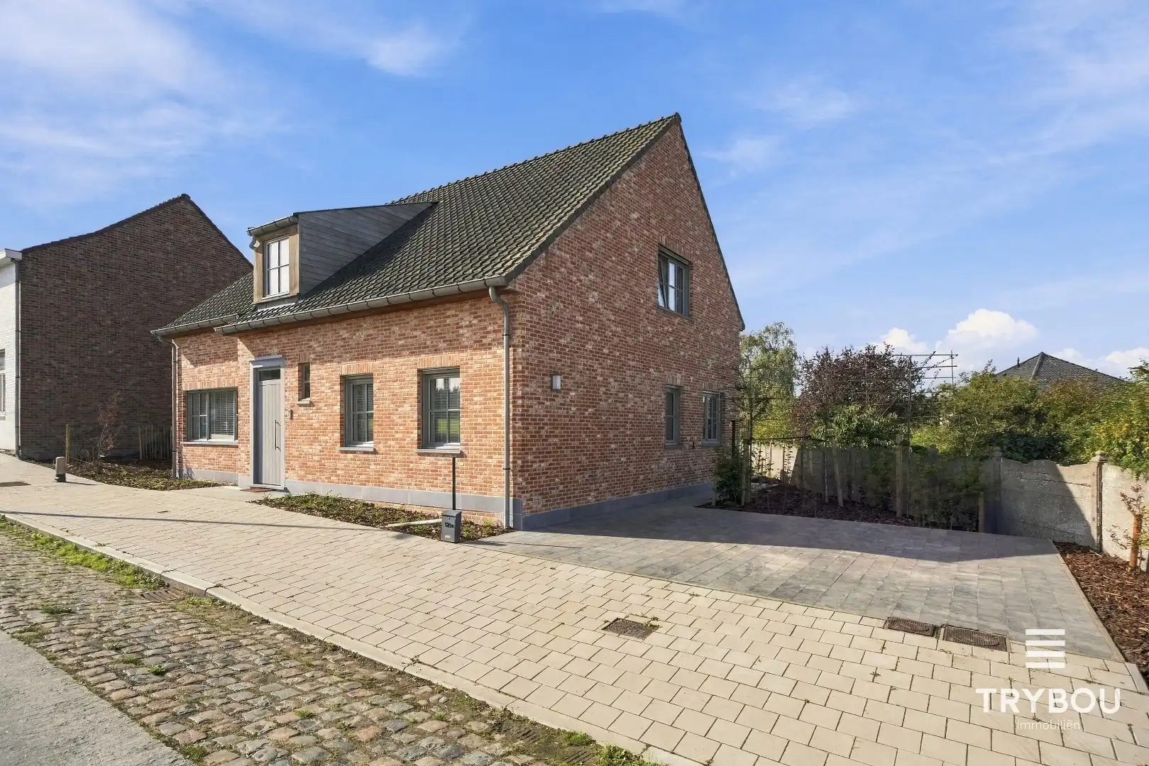 Alleenstaande luxueuze woning met 5 slaapkamers!  foto 2