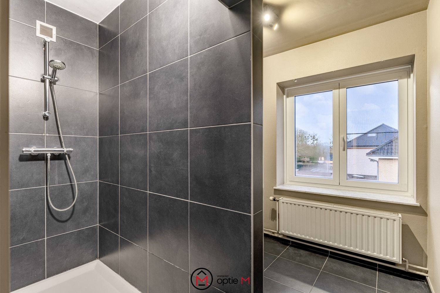 Gebouw met 3 appartementen, 2 kantoren & werkplaats in Bilzen foto 10