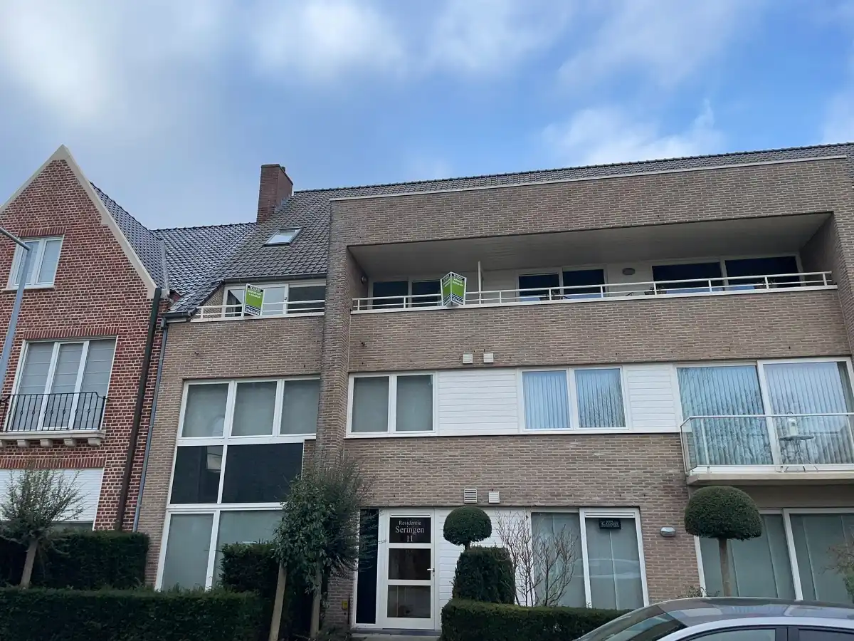 3-slpk-duplex-APP + GAR foto {{pictureIndex}}