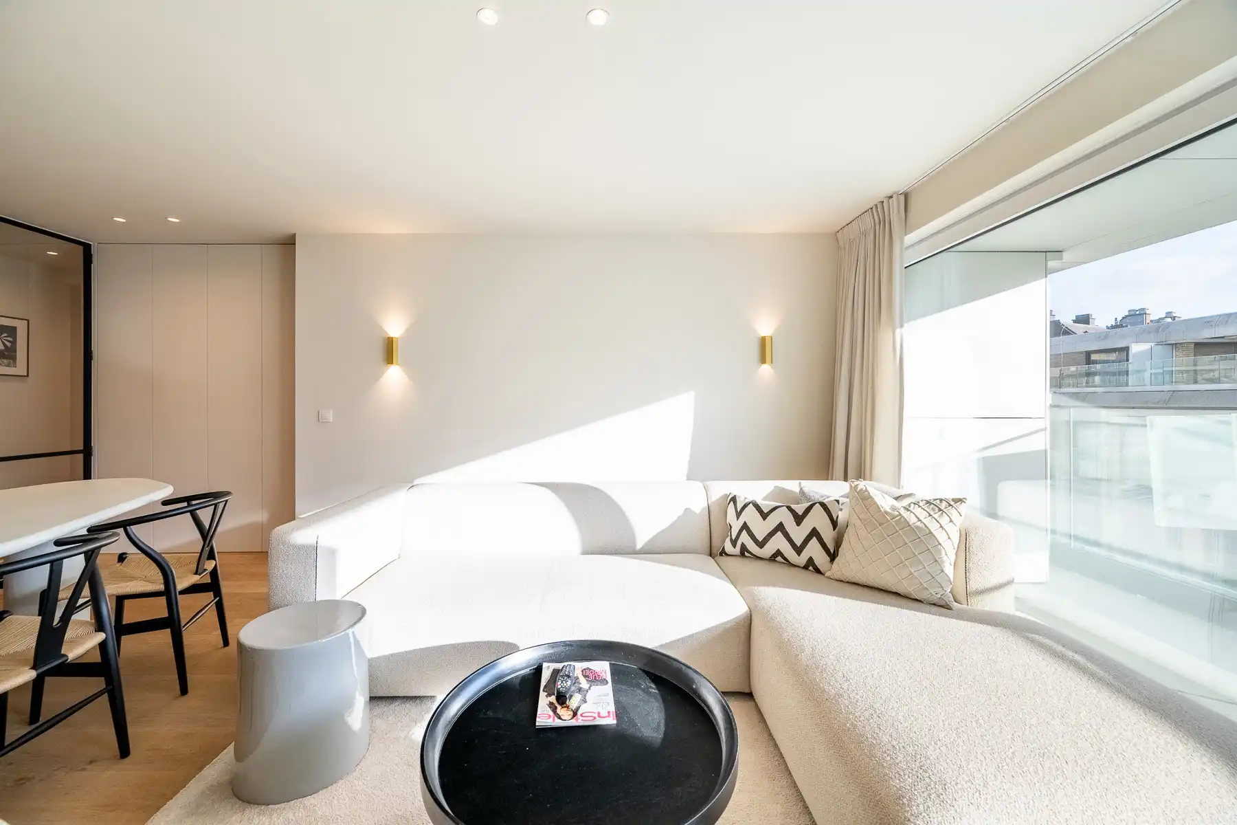 Stijlvol afgewerkt tweeslaapkamer appartement in het Zoute foto 4