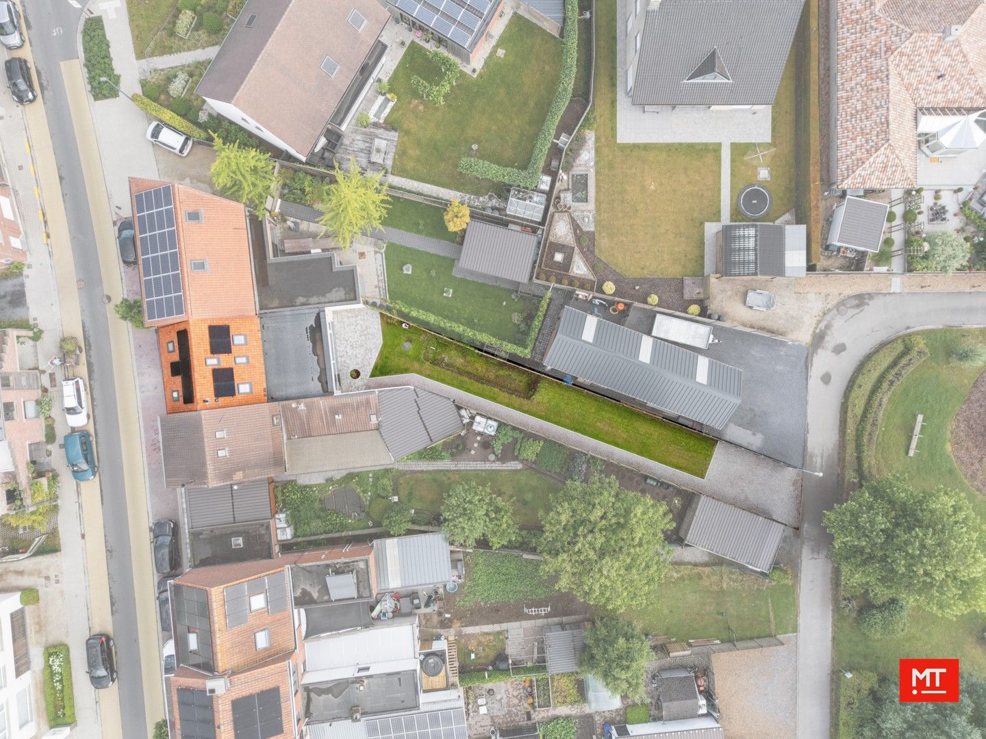Volledig gerenoveerde woning met 3 slaapkamers, tuin en uitweg foto 23