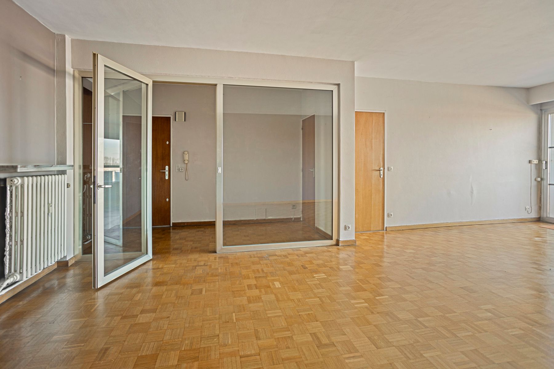 Ruim 2 slaapkamer appartement met terras foto 2