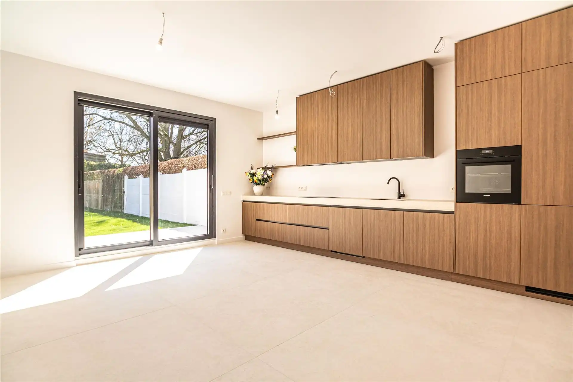 Stijlvol gerenoveerde woning met ZO-tuin in Hove foto 2