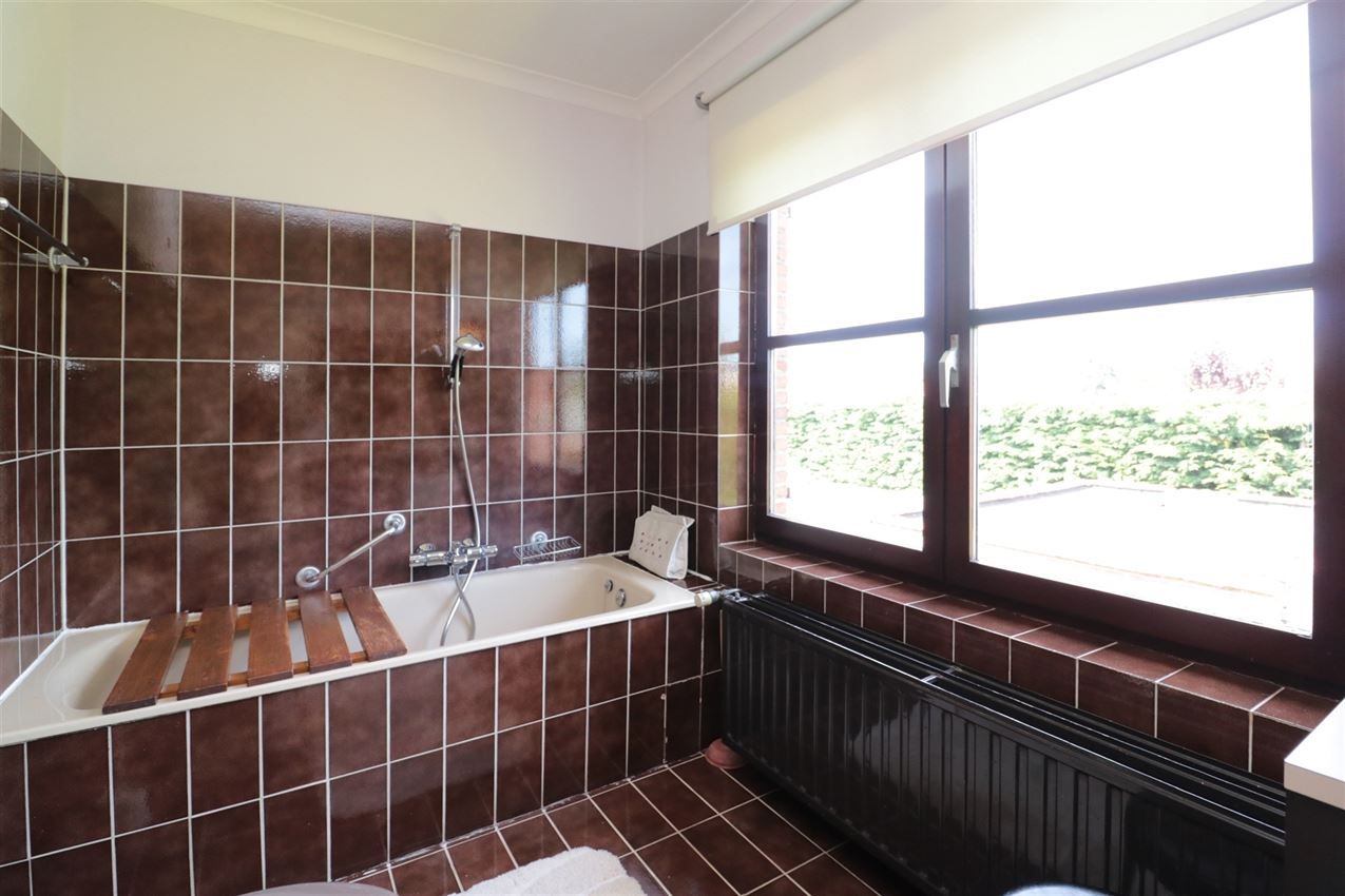 Bijna label B, rustig, nabij station en invalswegen foto 27