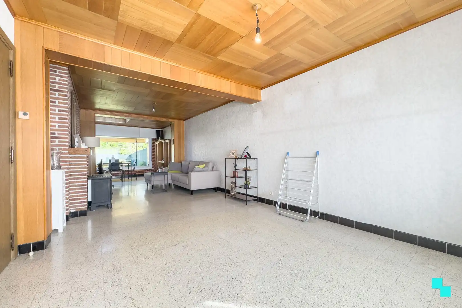 Halfopen woning in doodlopende straat te Sint-Eloois-Winkel foto 8