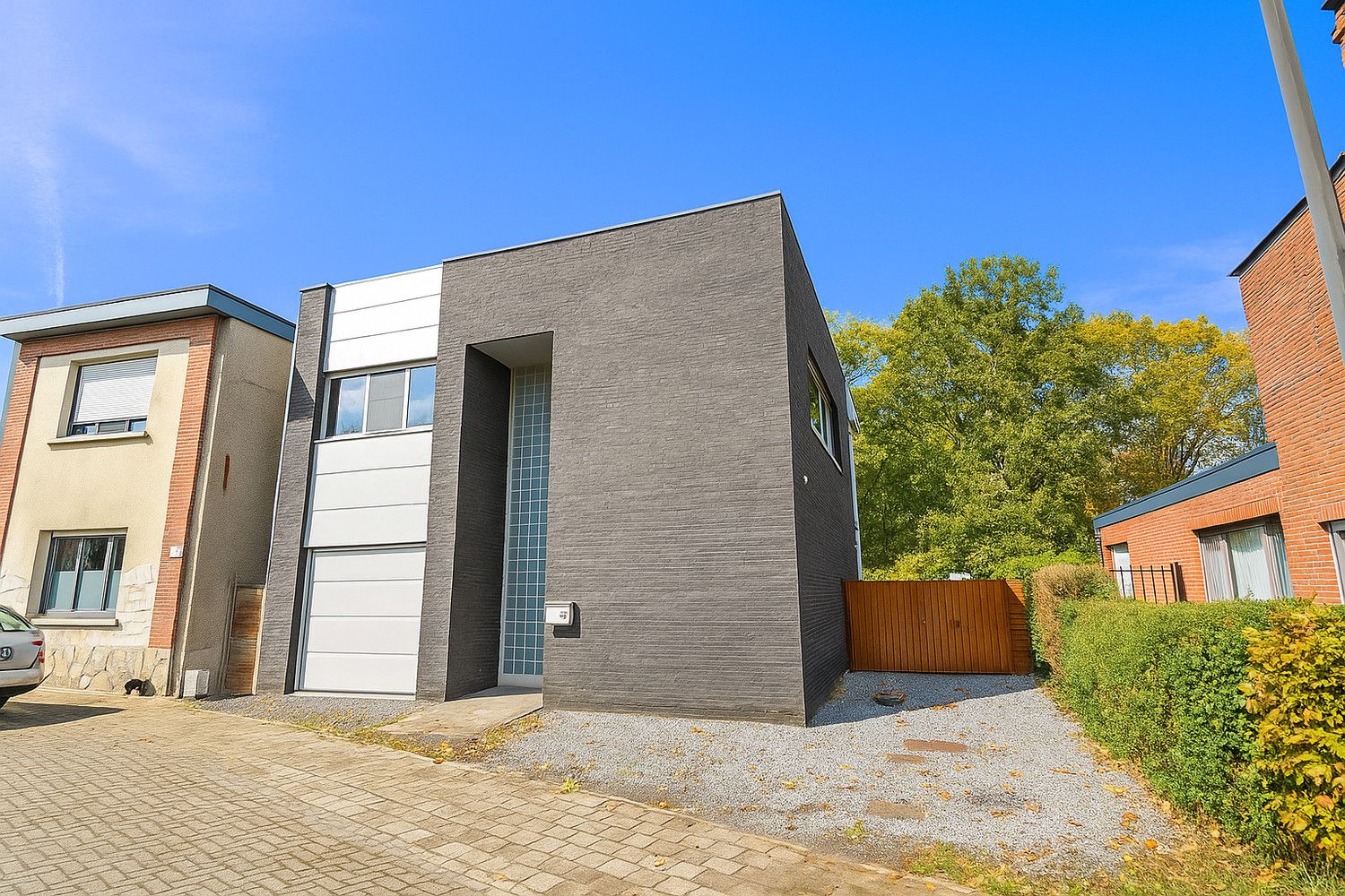 LUXUEUZE WONING MET 3 SLK, GARAGE EN TUIN foto {{pictureIndex}}