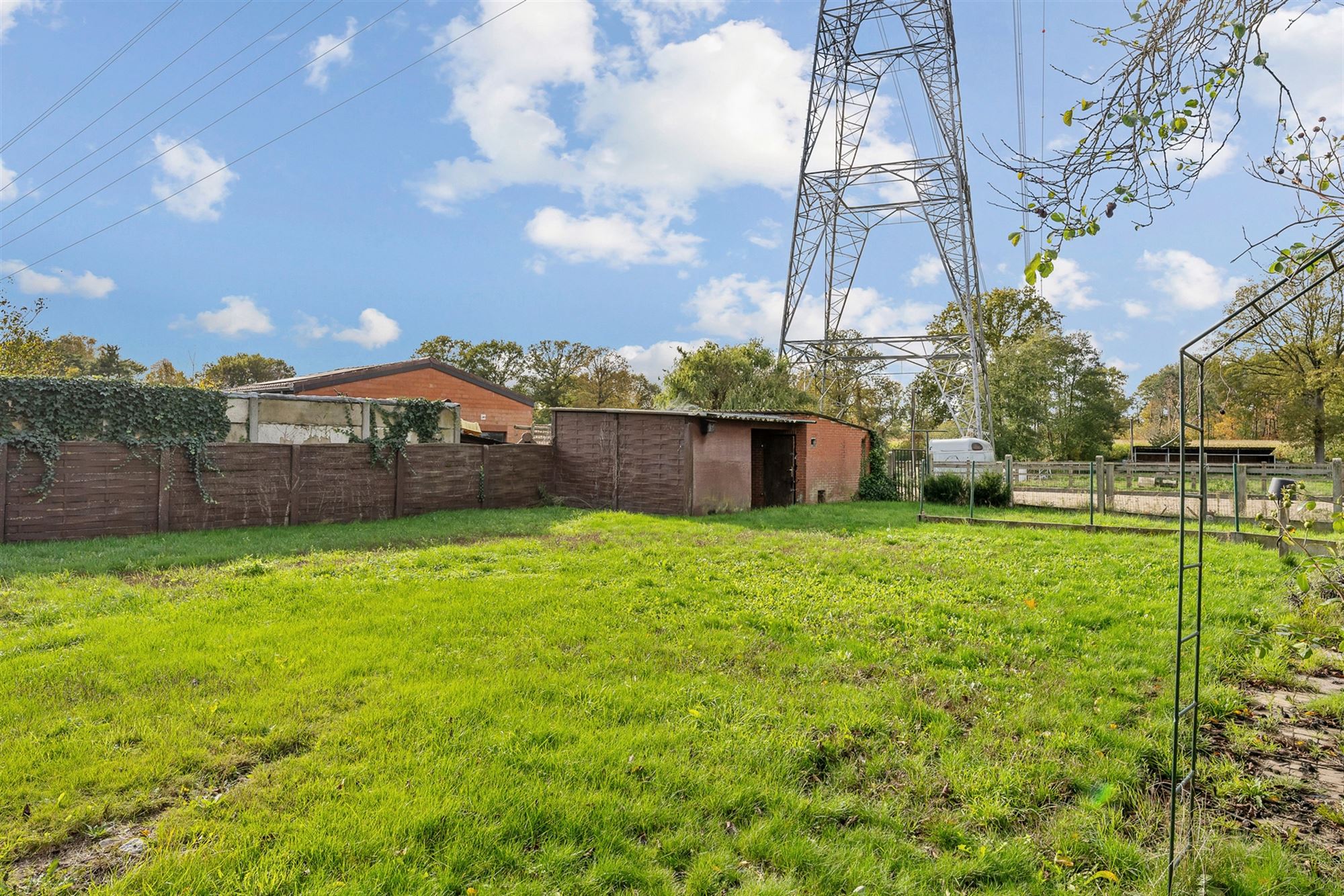 RUIME WONING OP EEN PERCEEL VAN 930M2! foto 27