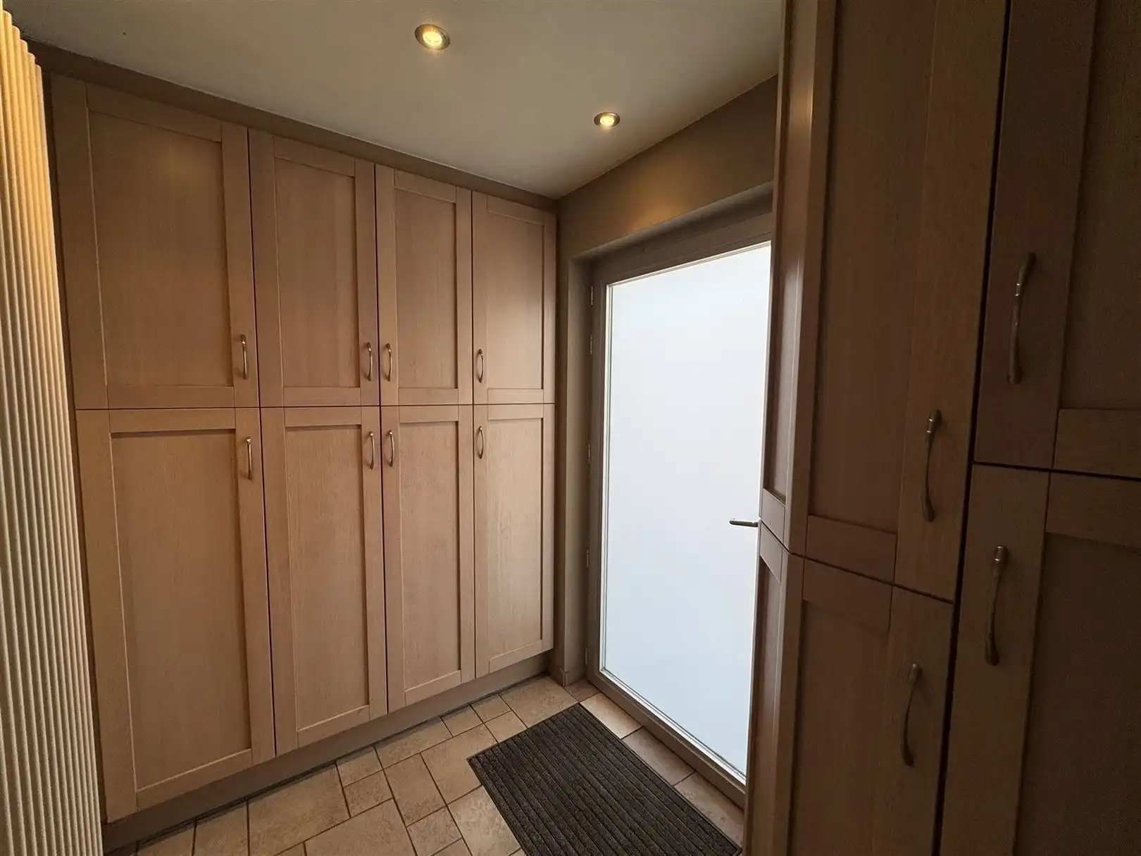 Woning met kantoren en magazijn van 1500m² foto 9