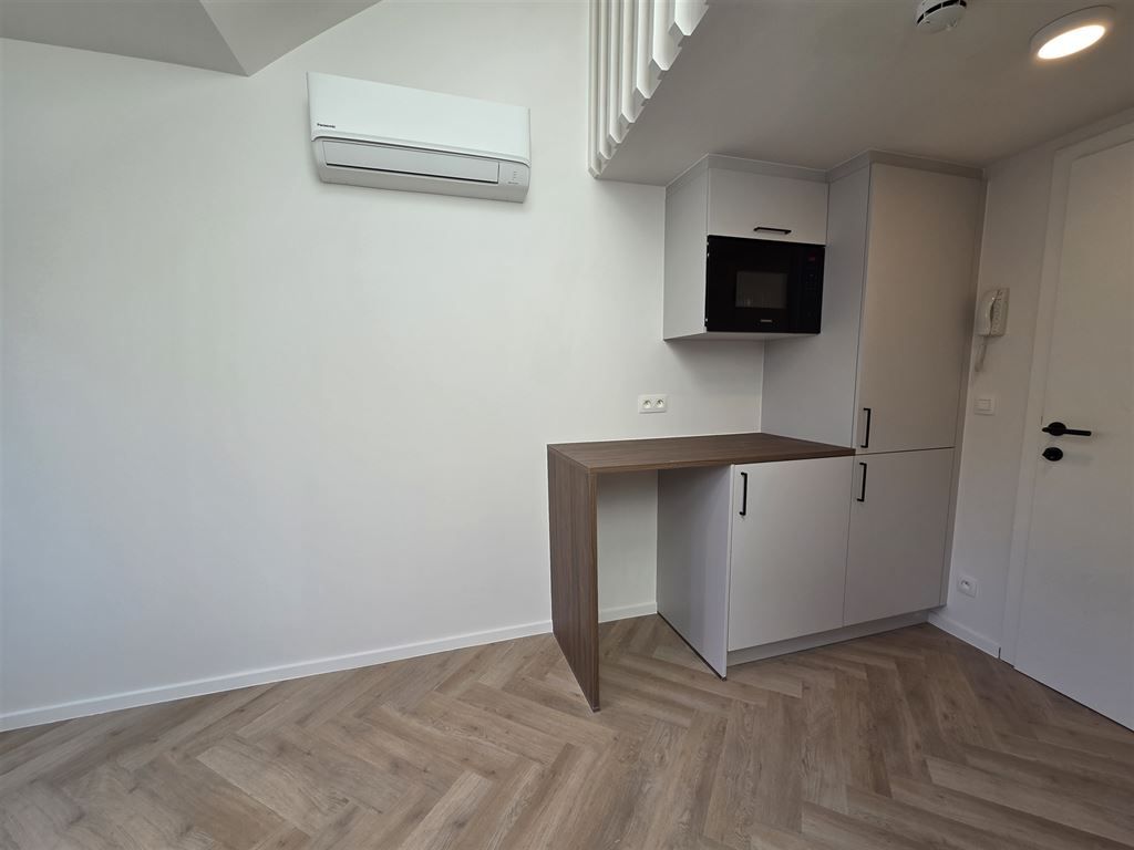 Studentenkamer foto {{pictureIndex}}
