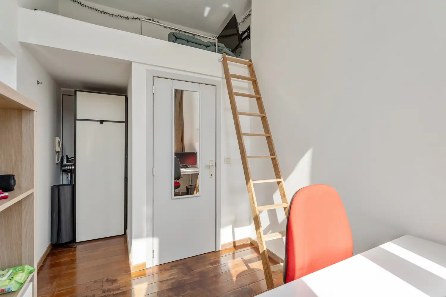 Vergund studentenhuis met een groen kotlabel en een nieuw dak(2025) bestaande uit 7 gemeubelde kamers met eigen sanitair en 1 studio te Leuven! foto 11