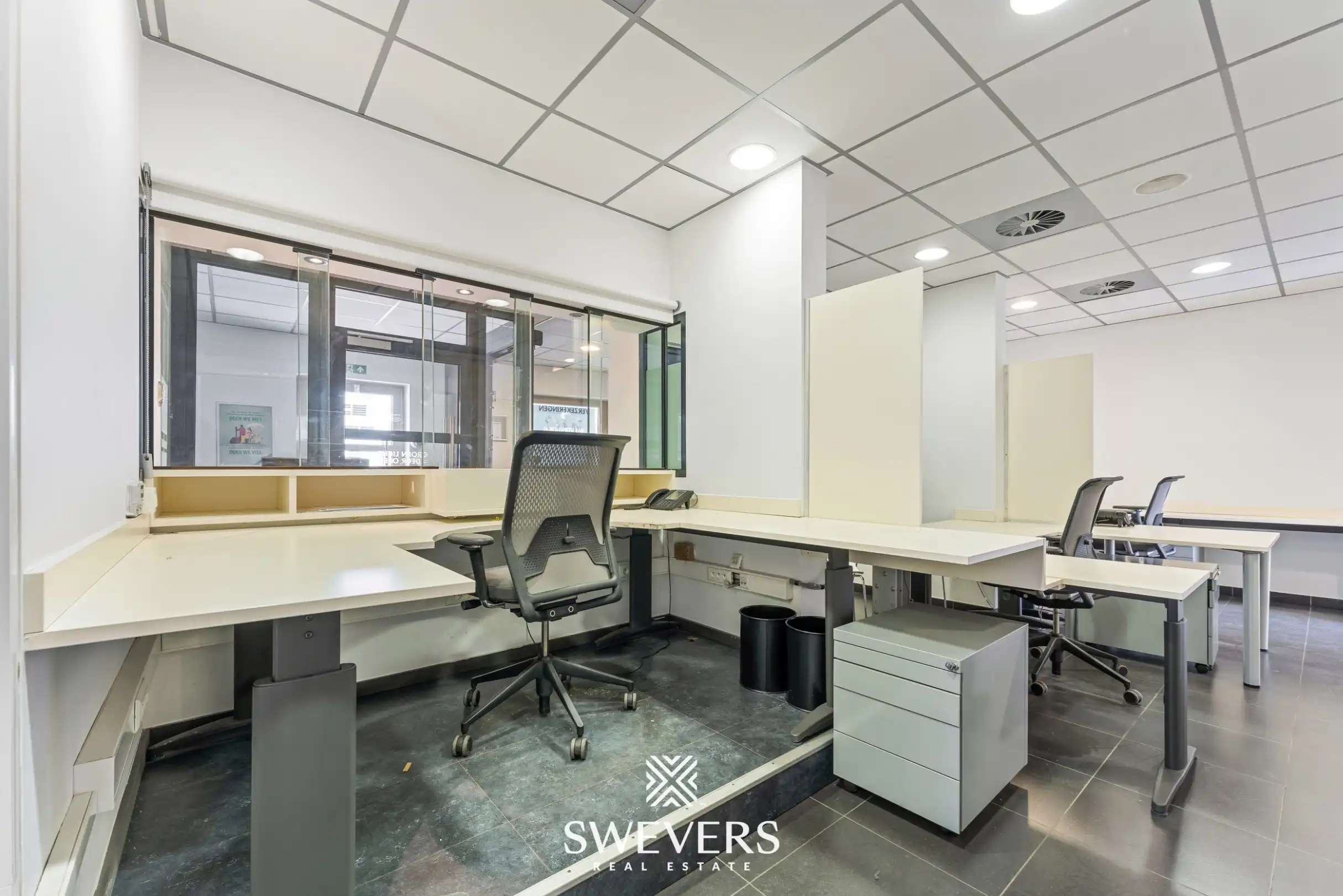 Instapklaar handelspand (161 m²) in Beringen-Centrum foto 9